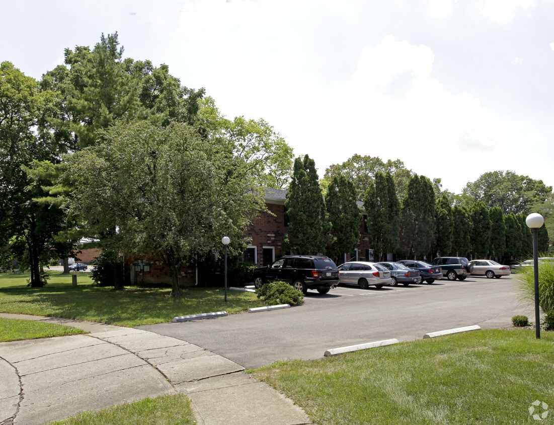 47474769 Rossmoor Pl, Columbus, OH 43220 Apartments in Columbus, OH