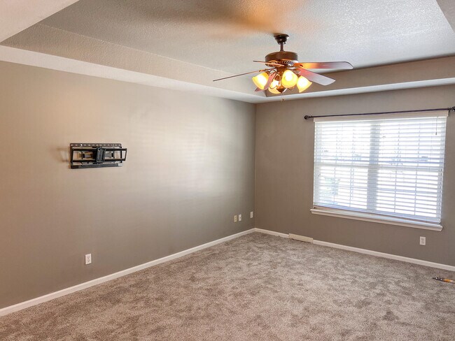 Foto del edificio - 1234 Evergreen Cir