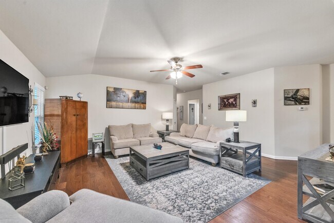 Foto del edificio - 70 Churchill Farms Dr