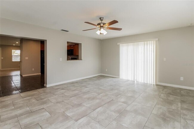 Foto del edificio - 125 Yale Dr