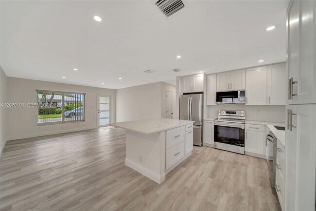 Foto del edificio - 8502 NW 59th St