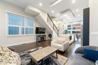 Building Photo - 2019 N Bingham St