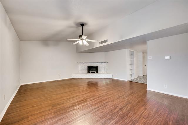 Foto del edificio - 2504 Crestmoor Ct