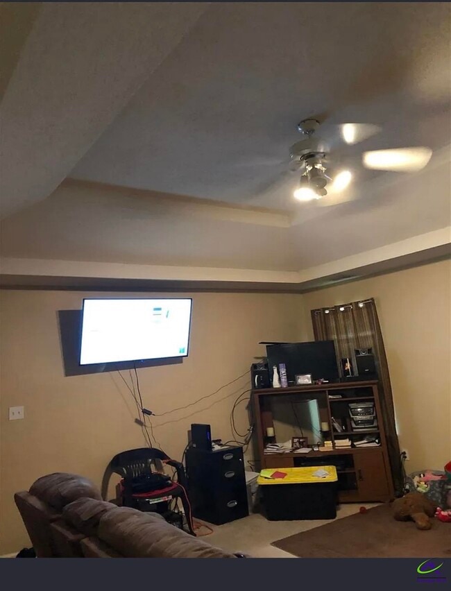 Building Photo - 136 Oscar Ct