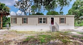 Building Photo - 720 N Riverside St