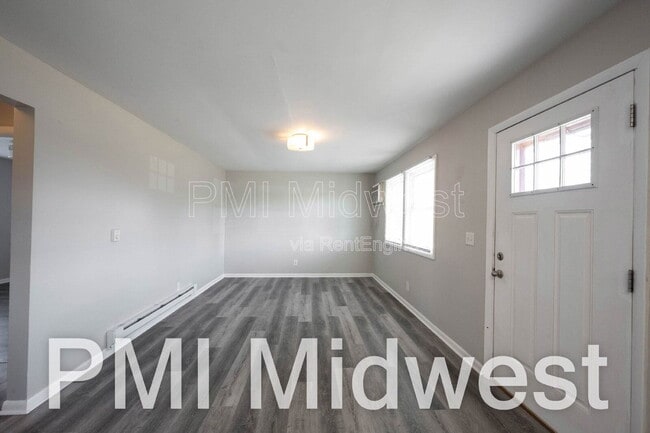 Foto del edificio - 140 Maple Park Dr