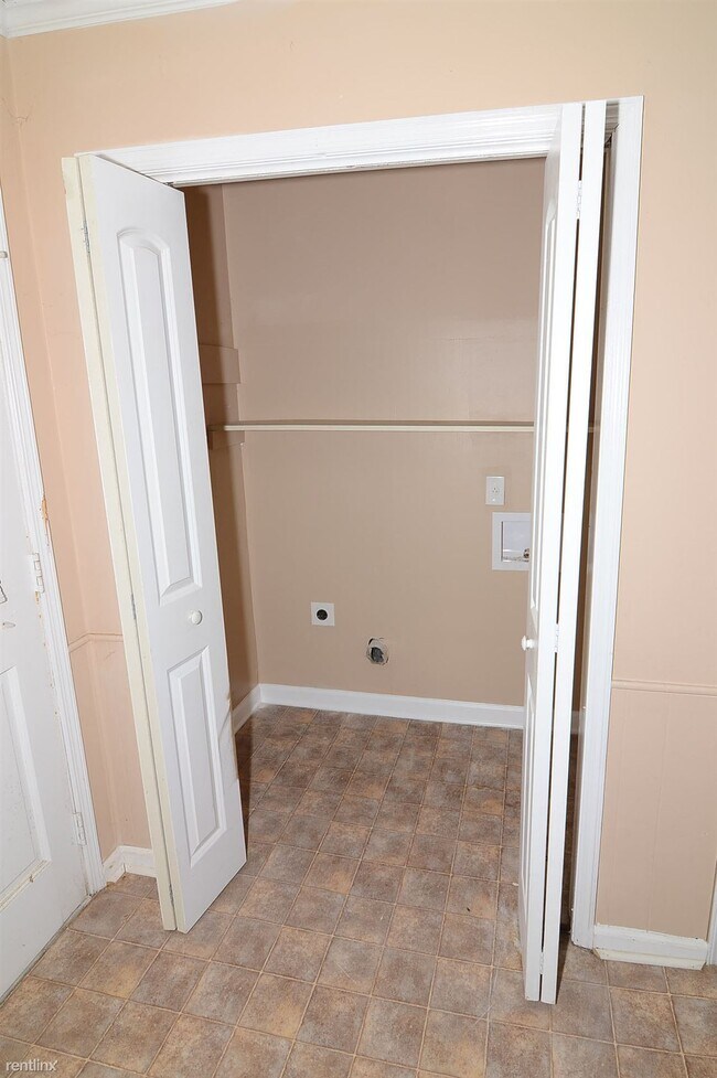 Building Photo - 3 br, 2 bath House - 1743 Norden Road