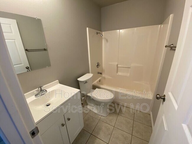 Foto del edificio - 2129 Southfork Dr