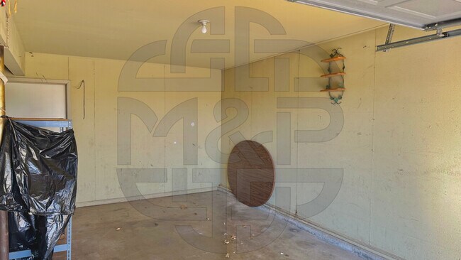 Foto del edificio - Edwards St Triplex