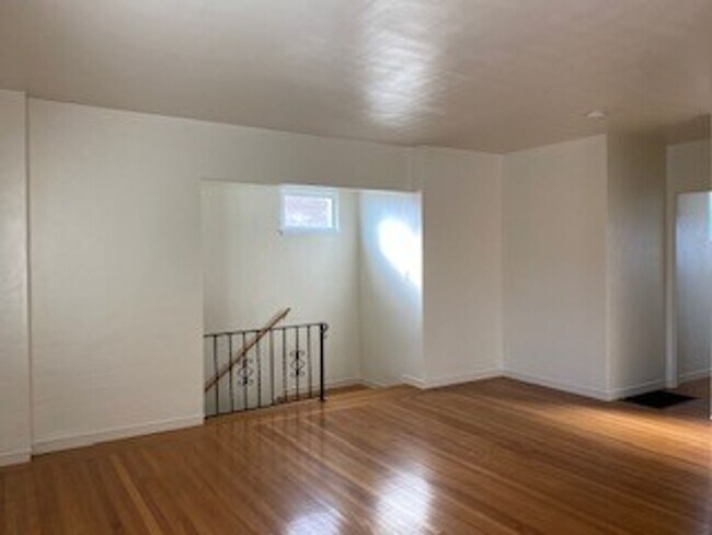 Building Photo - 515, 517 &amp; 517A Lexington Ave
