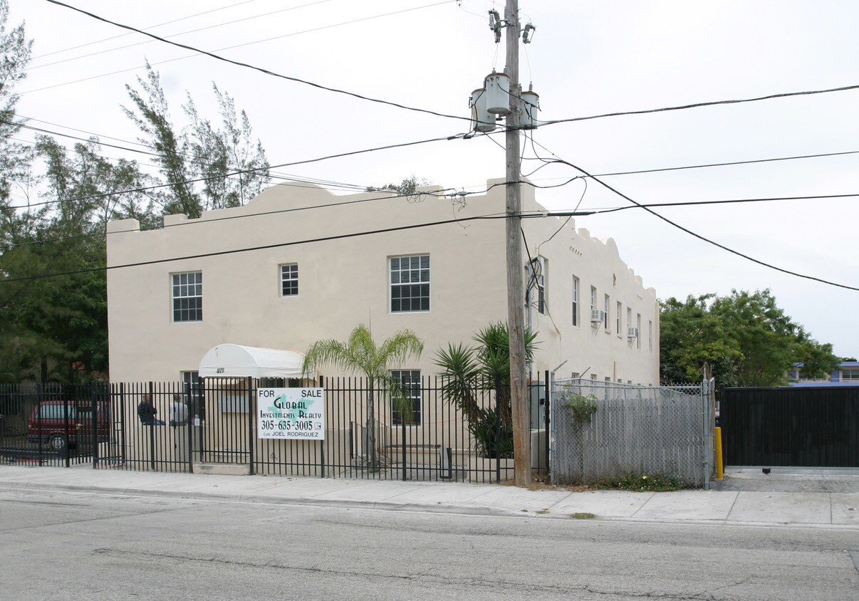 Foto del edificio - 577 NE 62nd St