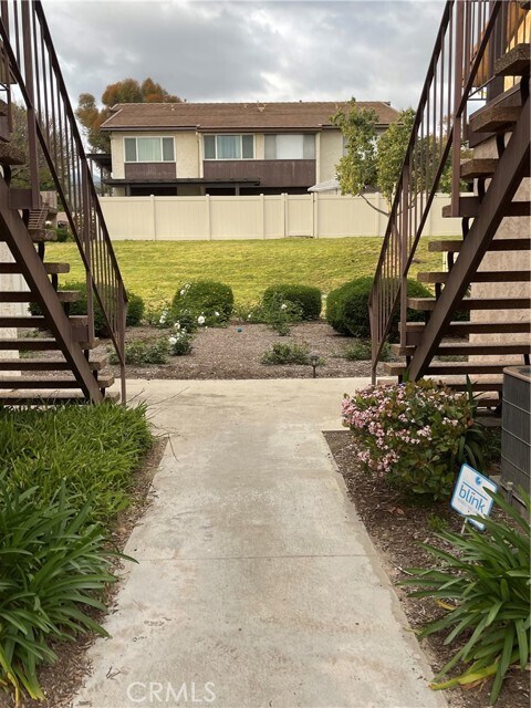 Foto del edificio - 2122 Firewood Ct