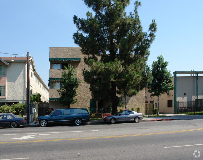 Building Photo - Saticoy Apartments