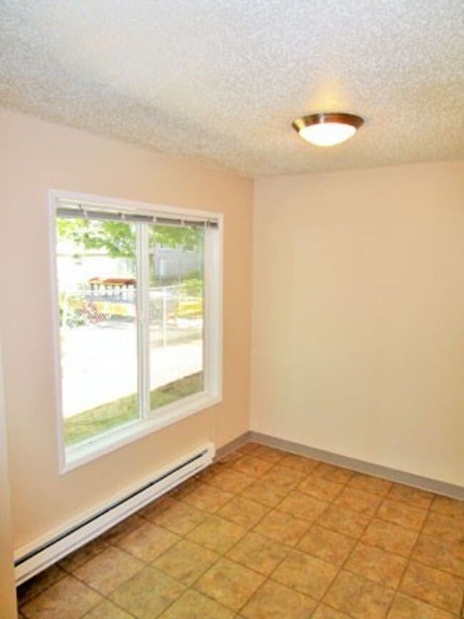 Foto del edificio - Light & Bright 2-Bedroom w/Dishwasher & Parking!