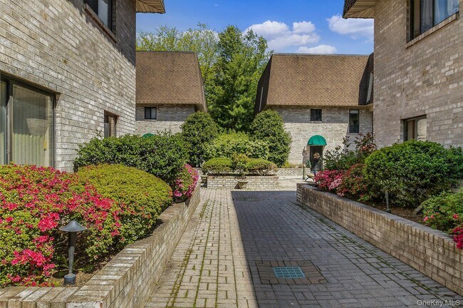 Foto del edificio - 24 Carhart Ave