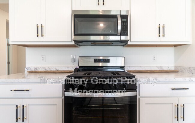 Building Photo - 48 Encanto Wy