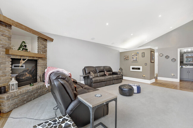 Foto del edificio - 3134 Scenicwood Ln