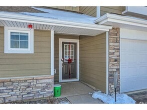 Building Photo - 1082 Jubert Dr