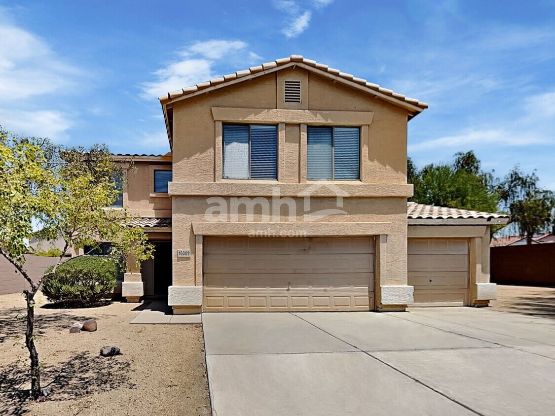Foto principal - 16002 W Jackson St