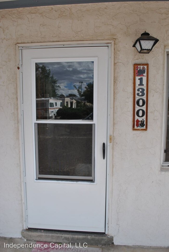 Building Photo - 1300 Fairview Pl