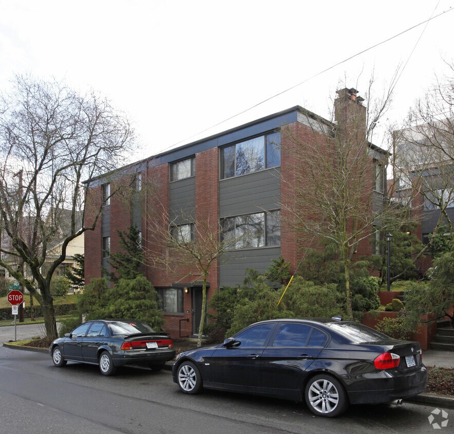 Building Photo - 2512 NW Marshall St