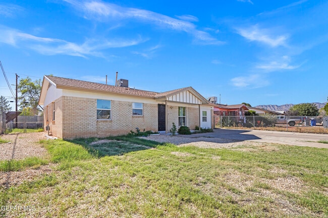 Foto del edificio - 5516 Fairbanks Dr