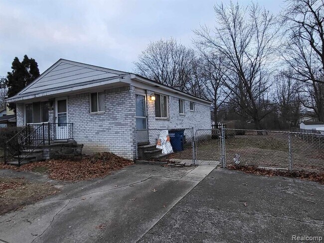 Foto del edificio - 1342 S Linville Ave