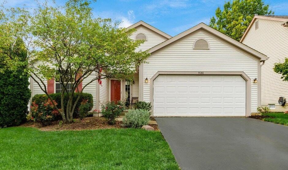 Primary Photo - 9181 Stream Pebble Dr