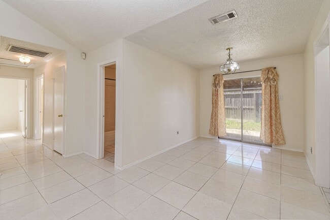 Building Photo - 10927 Spanish Grant Dr