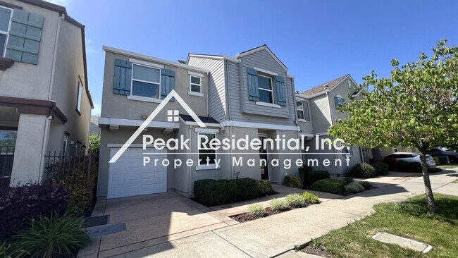 Building Photo - It will not get any better than this 3-bed...