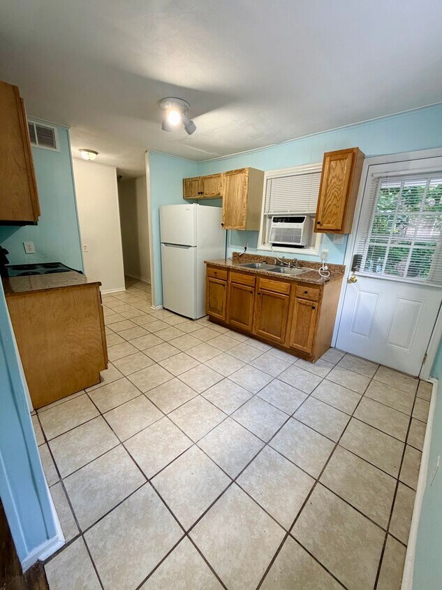 Photo - 135 Macey Ave-3