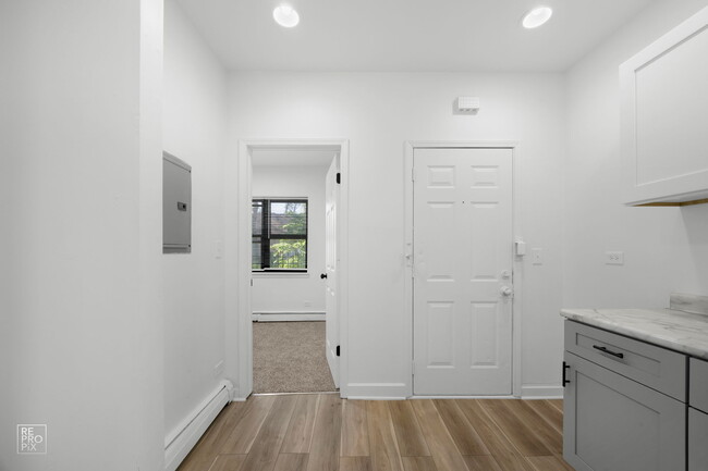 Foto del edificio - 543-49 W 74th St