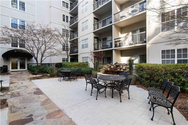 Photo - Peachtree Walk Apartment