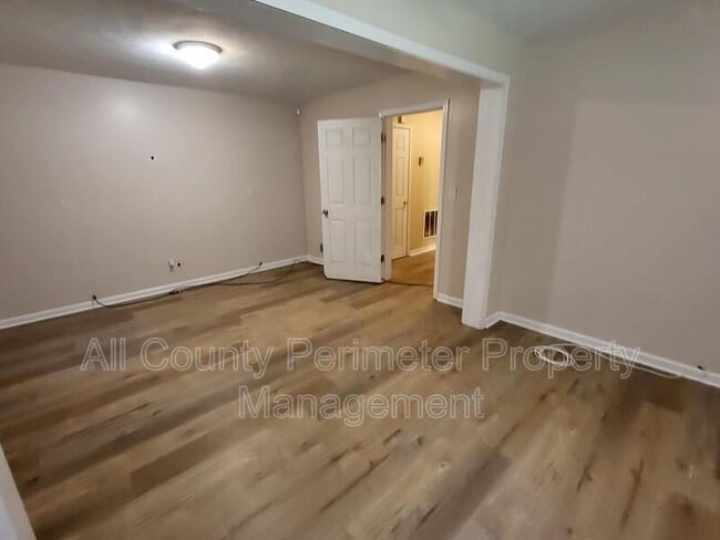 Building Photo - 556 Creekstone Dr