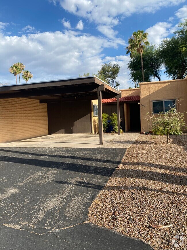 Seneca Terrace Apartments for Rent with Extra Storage Tucson, AZ 1