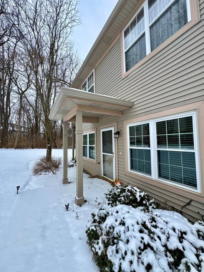 Foto del edificio - 5261 Pebble Ln