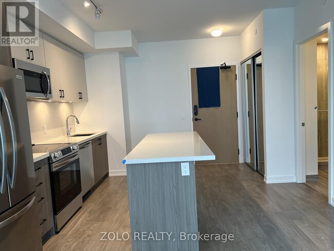 Building Photo - 333 Sunseeker Ave