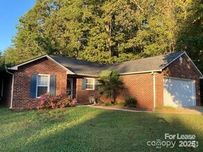 Building Photo - 2755 Nestle Ln