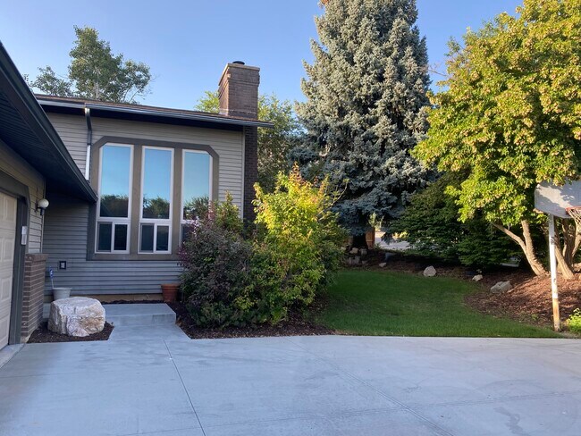 Foto del edificio - 700 N 700 E