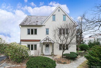 Building Photo - 38 Sagamore Rd