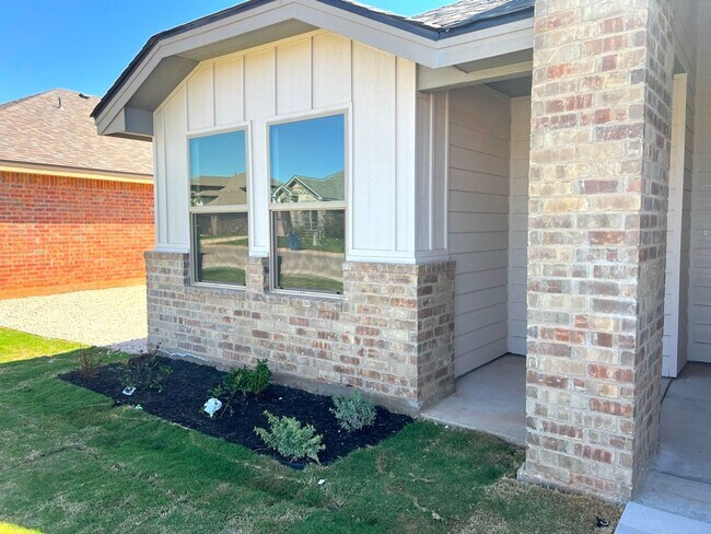 Building Photo - Welcome to Vander Ranch!