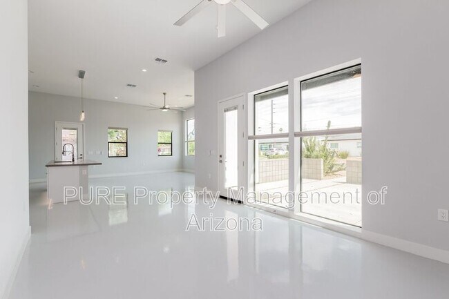 Foto del edificio - 4501 E Campbell Ave