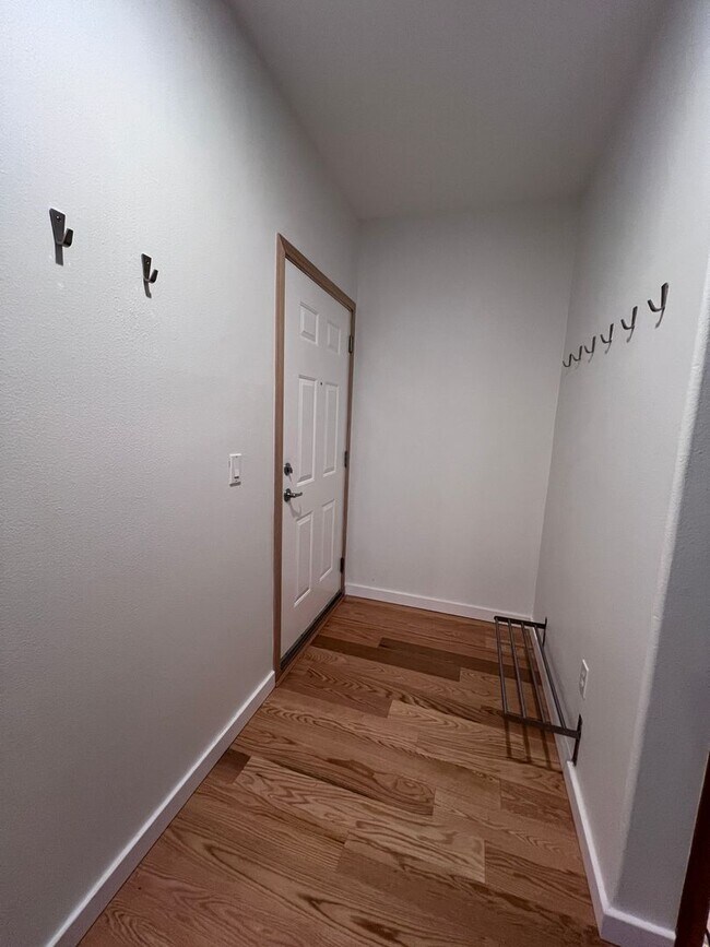 Building Photo - New Flooring, Fresh Paint- Luxe Living in ...