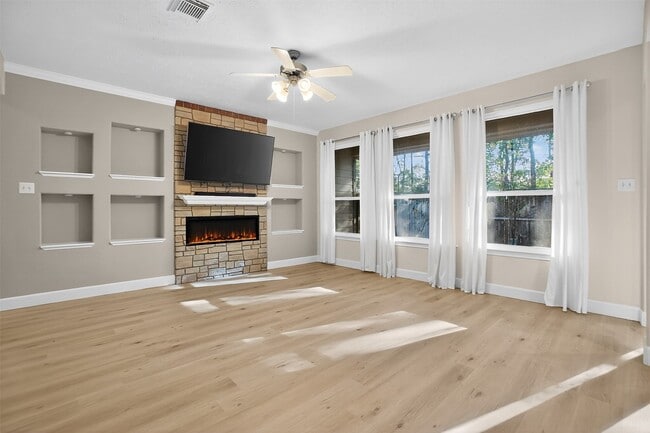 Foto del edificio - 126 Silver Penny Dr