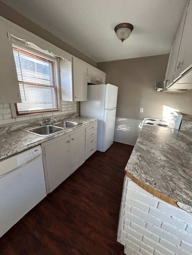 Foto del edificio - Cute 2 bedroom 1 bath home with shed