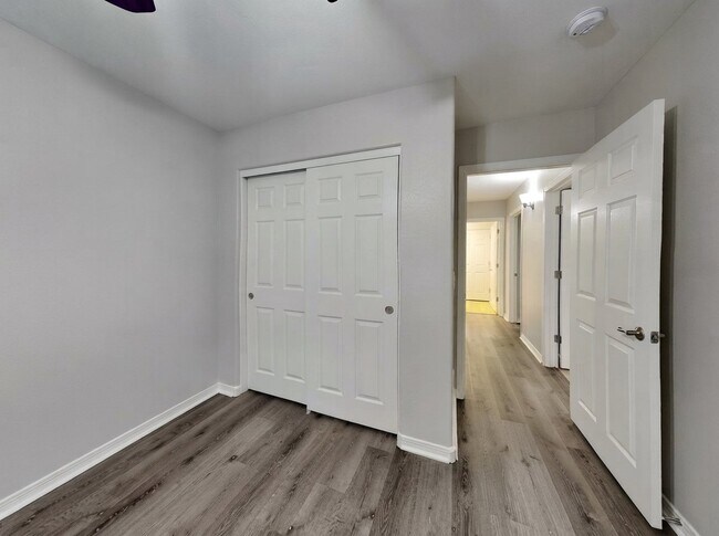 Foto del edificio - 14221 W Hackamore Dr