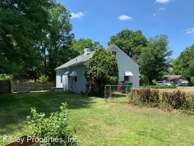 Building Photo - 2 br, 1 bath House - 4015 Sarah Drive