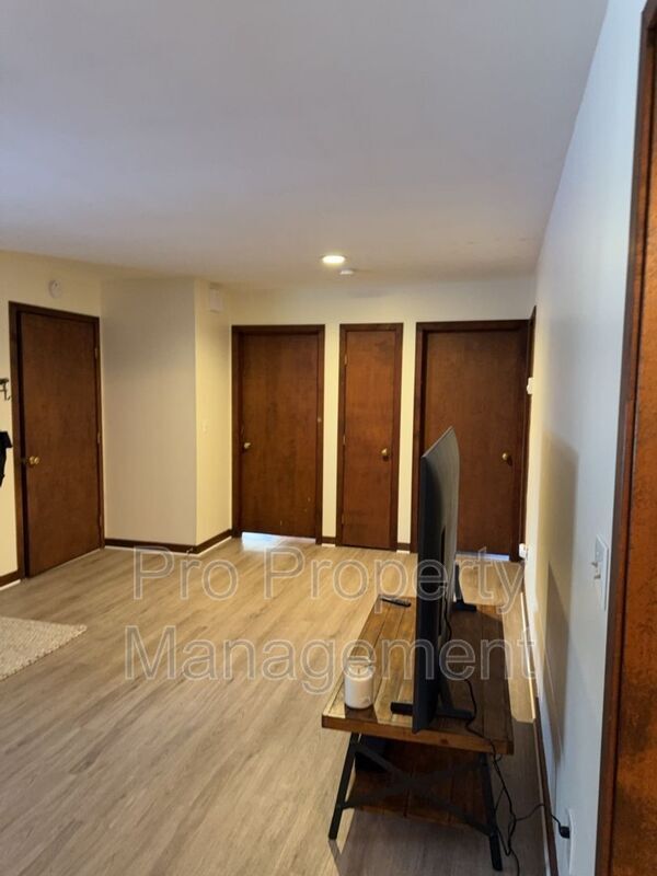 Foto del edificio - 60 Westwood Rd