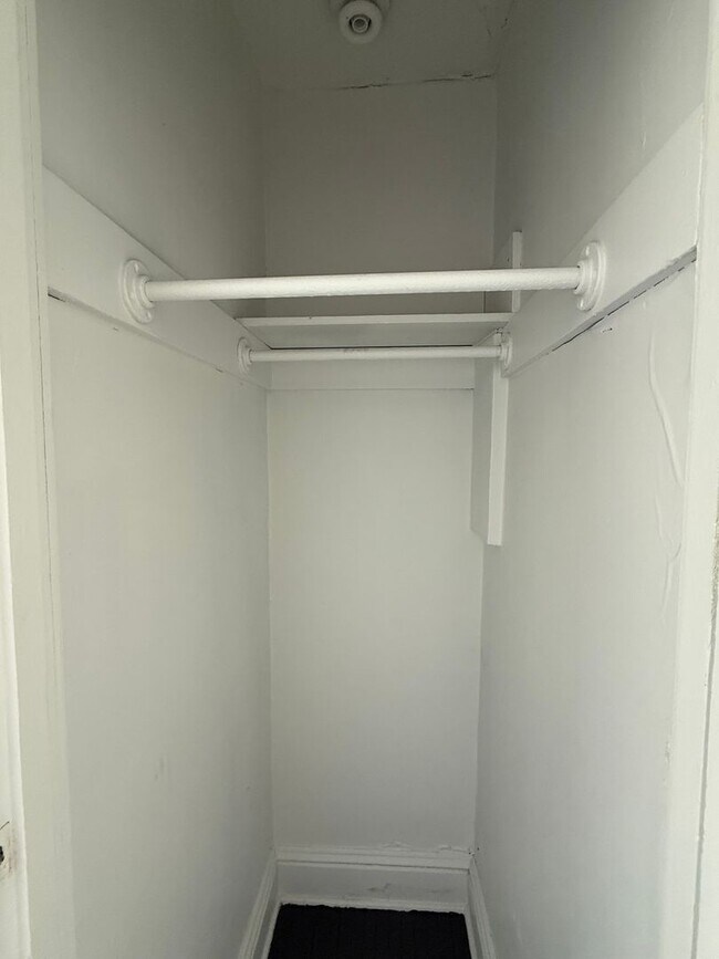 Foto del edificio - 351 Smyser St