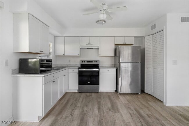Building Photo - 16001 Buccaneer St